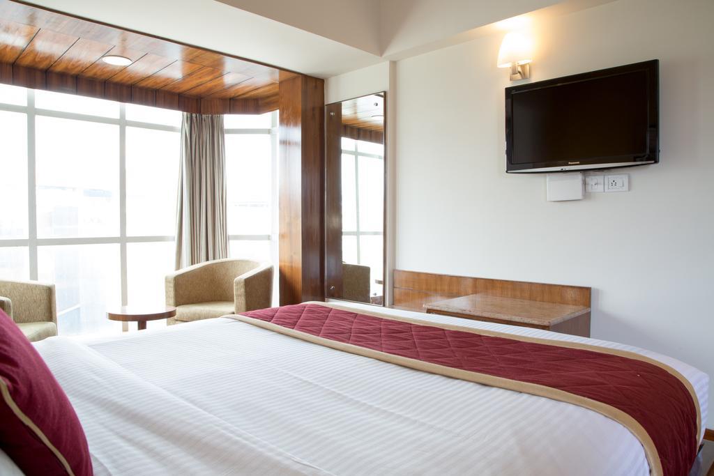 New Rainbow Business Hotel Bangalore Exterior foto